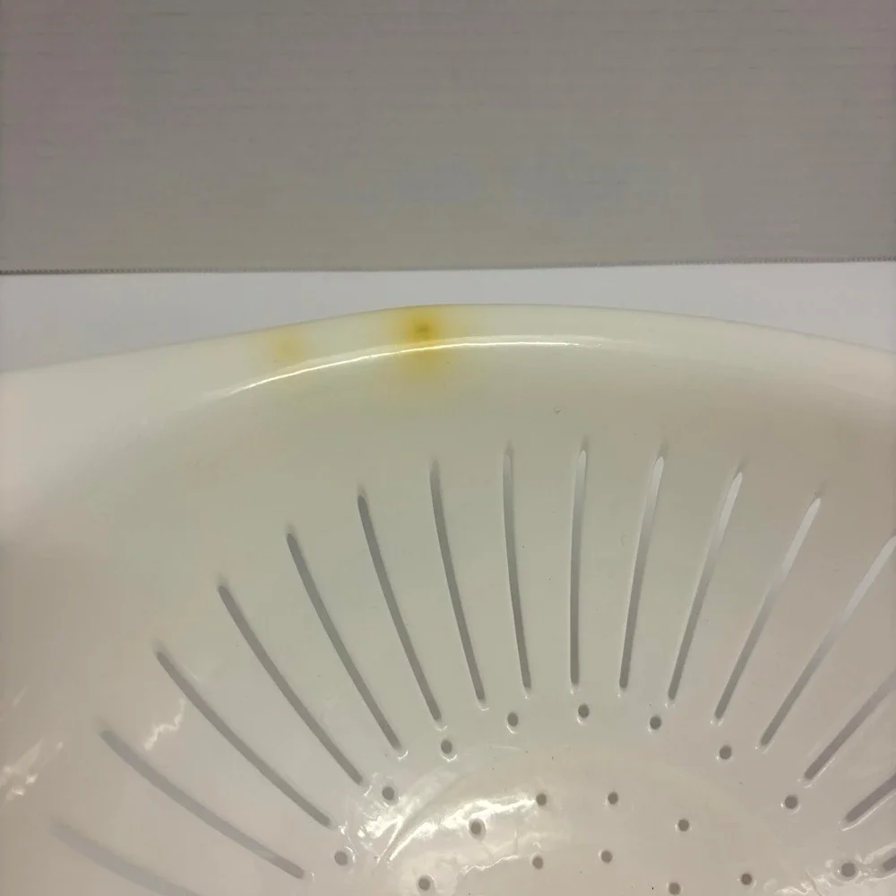 N/A white plastic